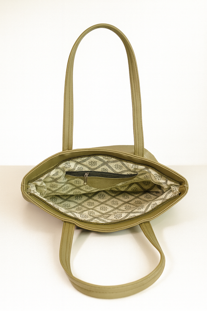 Large Capacity Fashion Shoulder Bag with Teddy Bear Charm for Work, School & Everyday Use